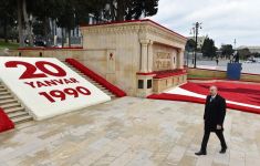 Azerbaijani president, first lady pay tribute to January 20 martyrs (PHOTO/VIDEO)