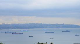 Azerbaijani public paying tribute to January 20 victims (PHOTO)
