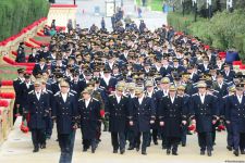 Azerbaijani public paying tribute to January 20 victims (PHOTO)