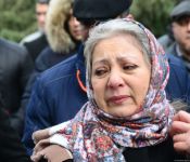 Azerbaijani public paying tribute to January 20 victims (PHOTO)