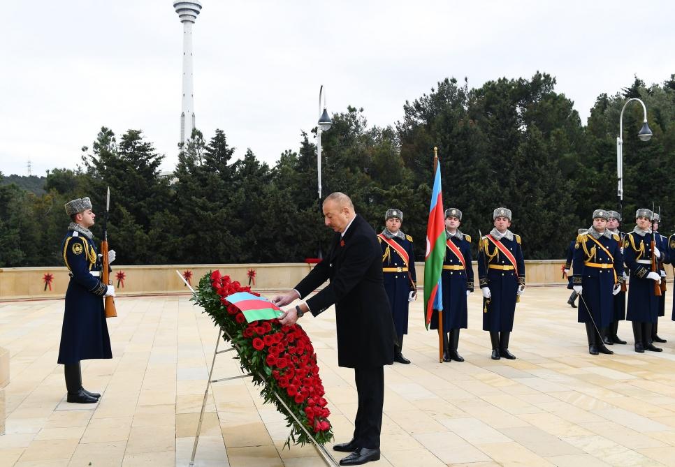 Azerbaijani president, first lady pay tribute to January 20 martyrs (PHOTO/VIDEO)