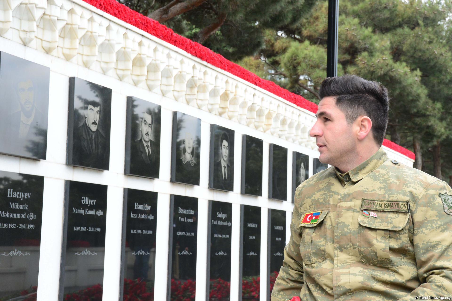Azerbaijani public paying tribute to January 20 victims (PHOTO)