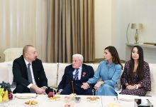 President Ilham Aliyev presents "Sharaf" Order to People’s Artist Alibaba Mammadov (PHOTO)