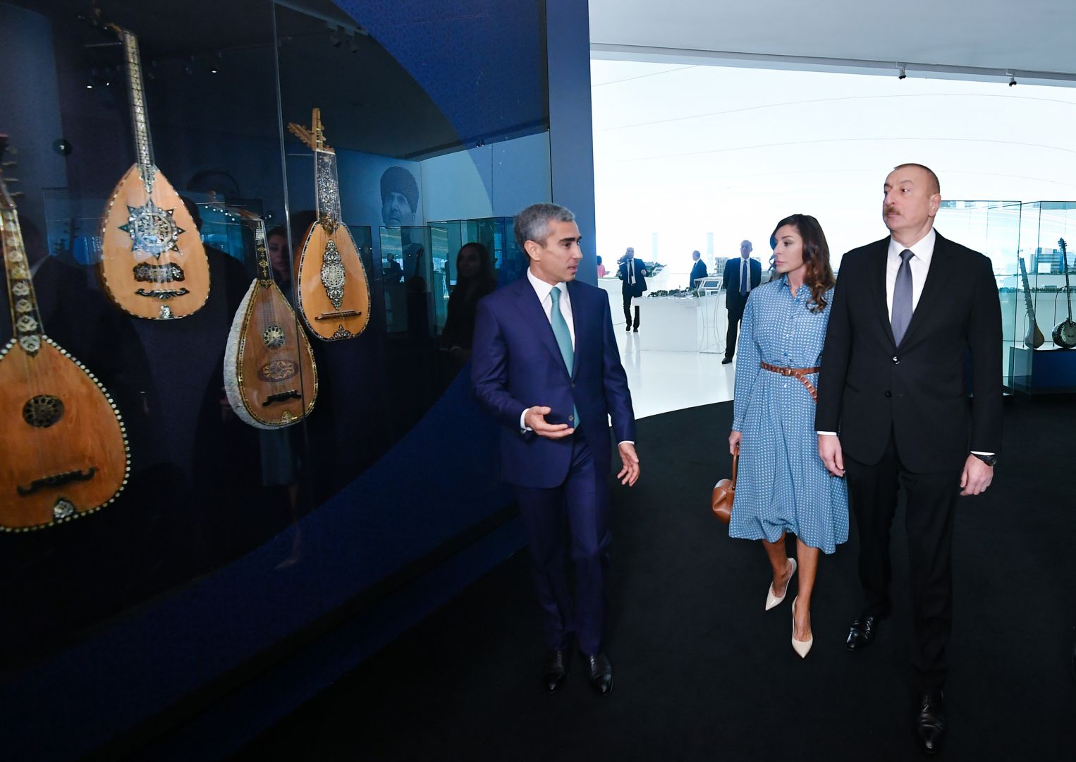President Ilham Aliyev presents "Sharaf" Order to People’s Artist Alibaba Mammadov (PHOTO)