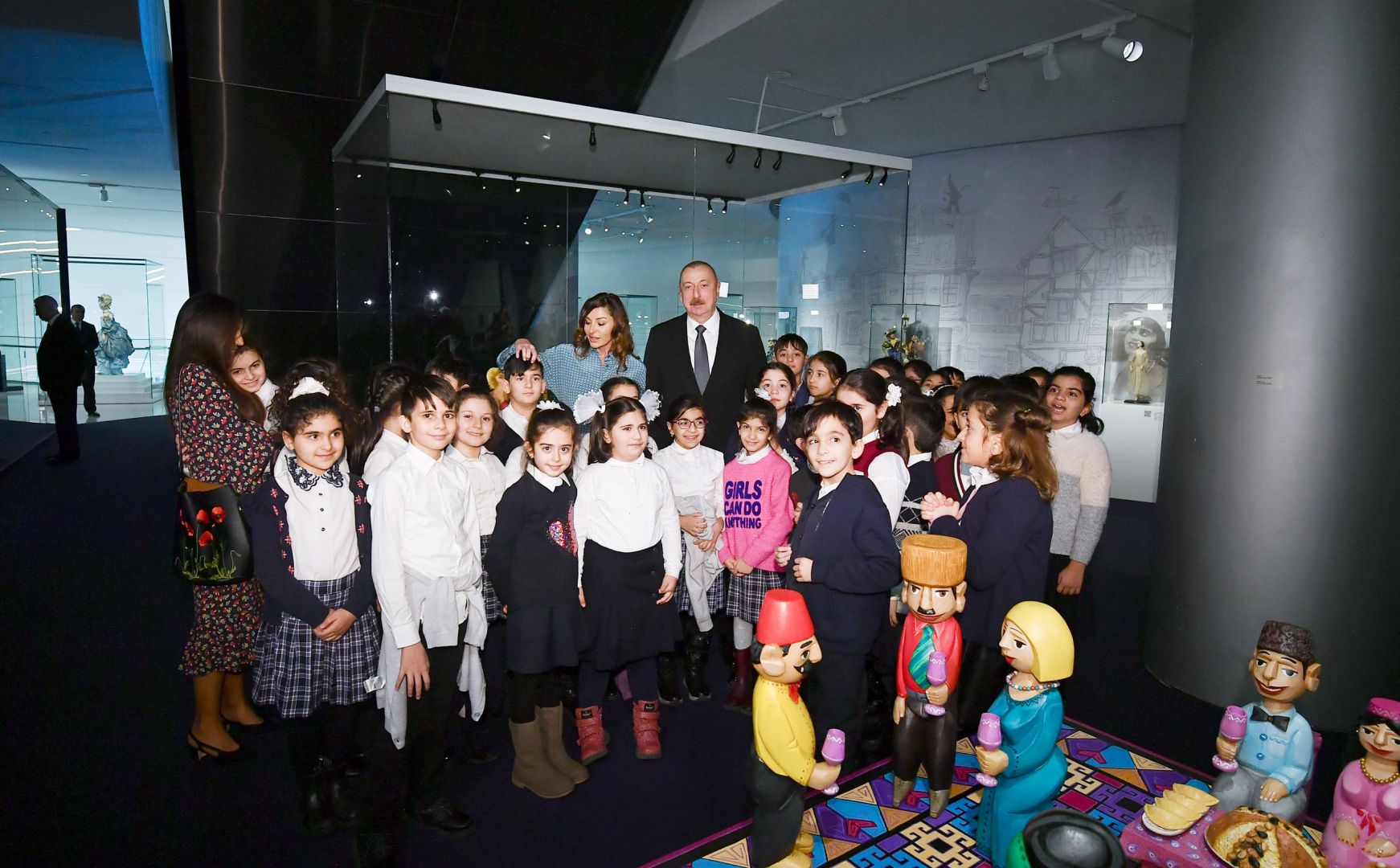 President Ilham Aliyev presents "Sharaf" Order to People’s Artist Alibaba Mammadov (PHOTO)