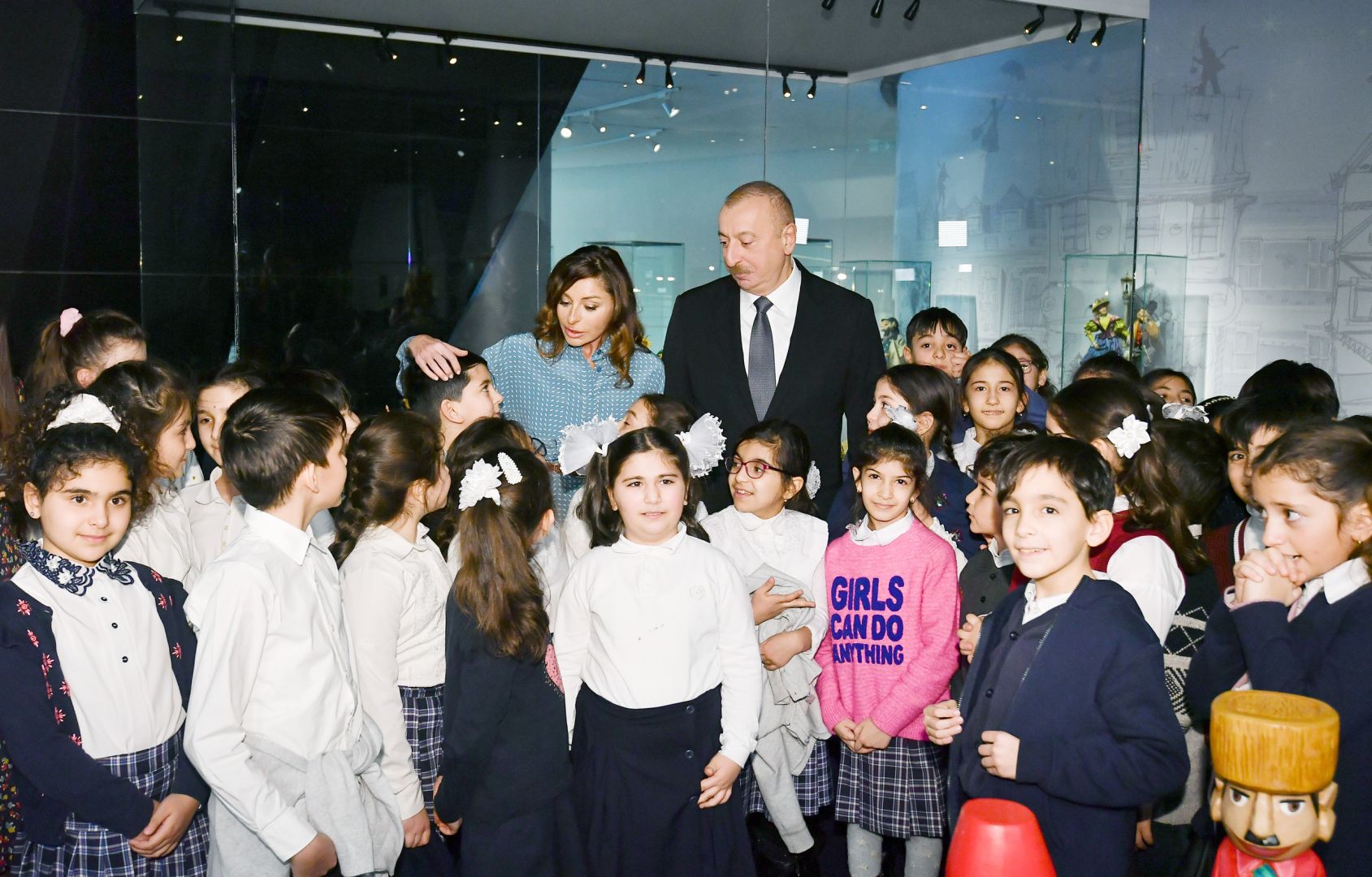 President Ilham Aliyev presents "Sharaf" Order to People’s Artist Alibaba Mammadov (PHOTO)