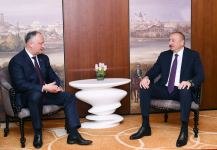 President Ilham Aliyev meets Moldovan President Igor Dodon in Munich (PHOTO)