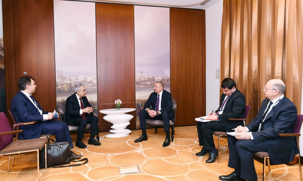 President Ilham Aliyev meets Executive Director of Int’l Energy Agency in Munich (PHOTO)