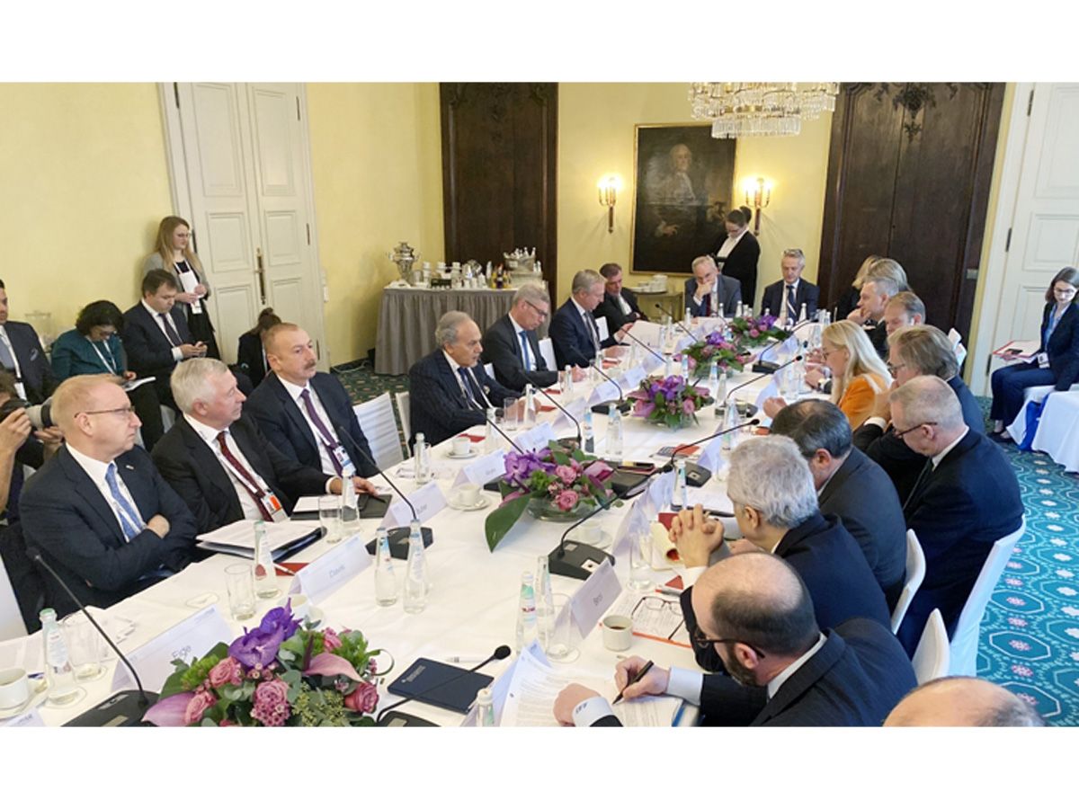 Ilham Aliyev attends Energy Security round table at Munich Security Conference (PHOTO)