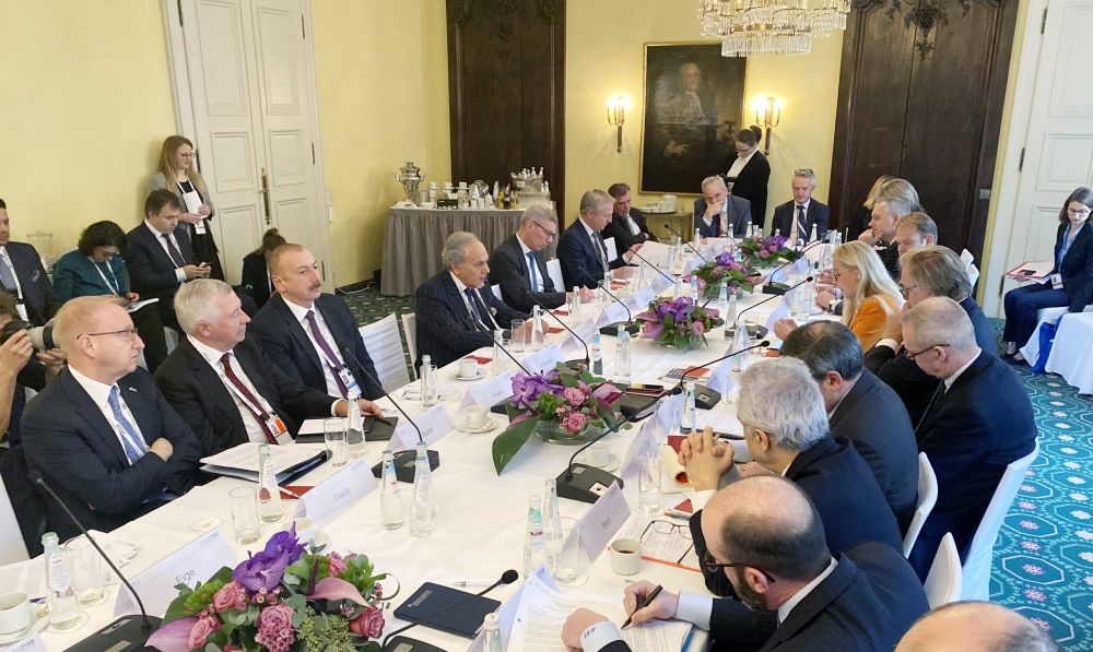 Ilham Aliyev attends Energy Security round table at Munich Security Conference (PHOTO)