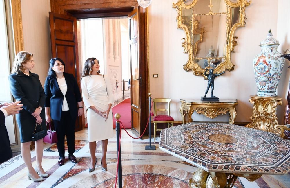 Azerbaijan's First Lady Mehriban Aliyeva views Quirinale Palace in Rome (PHOTO)