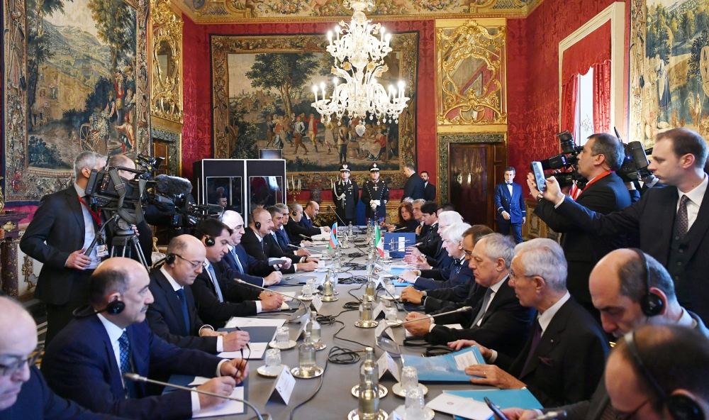 Azerbaijani President Ilham Aliyev, Italian President Sergio Mattarella hold expanded meeting (PHOTO)