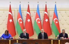 Azerbaijan, Turkey sign bilateral documents (PHOTO)