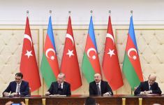 Azerbaijan, Turkey sign bilateral documents (PHOTO)