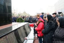 Azerbaijani public commemorates Khojaly genocide victims (PHOTO)