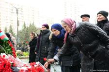 Azerbaijani public commemorates Khojaly genocide victims (PHOTO)