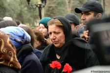 Azerbaijani public commemorates Khojaly genocide victims (PHOTO)