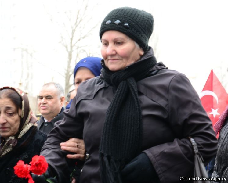 Azerbaijani public commemorates Khojaly genocide victims (PHOTO)