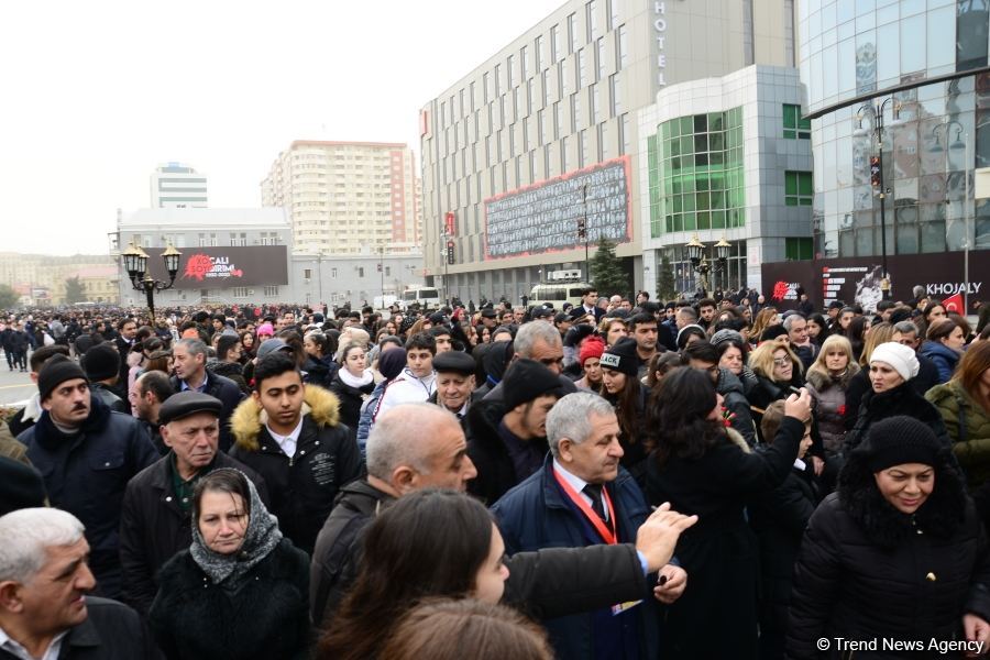 Azerbaijani public commemorates Khojaly genocide victims (PHOTO)