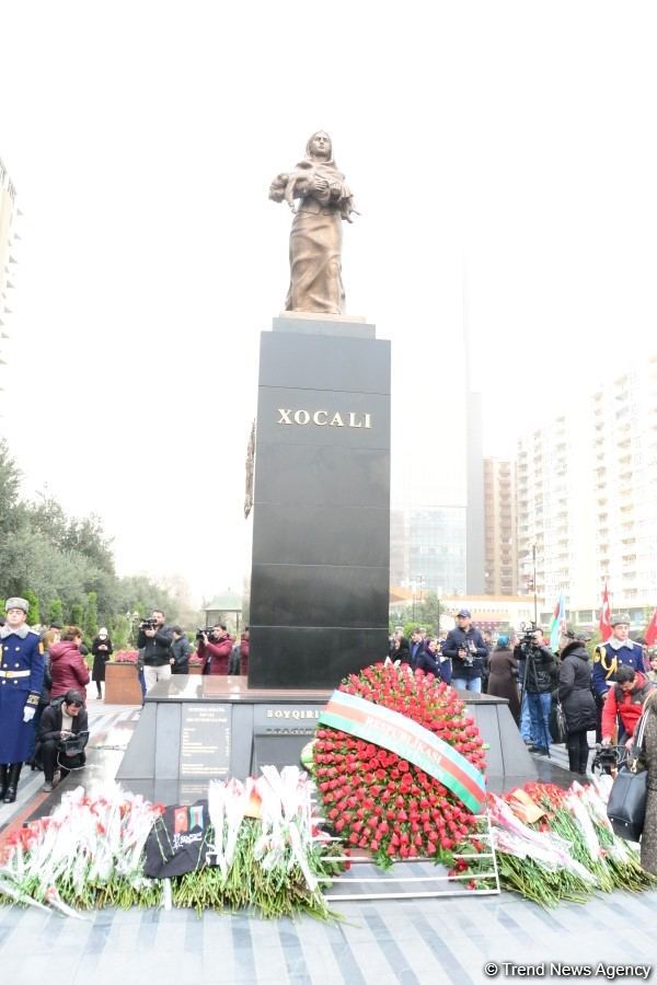 Azerbaijani public commemorates Khojaly genocide victims (PHOTO)