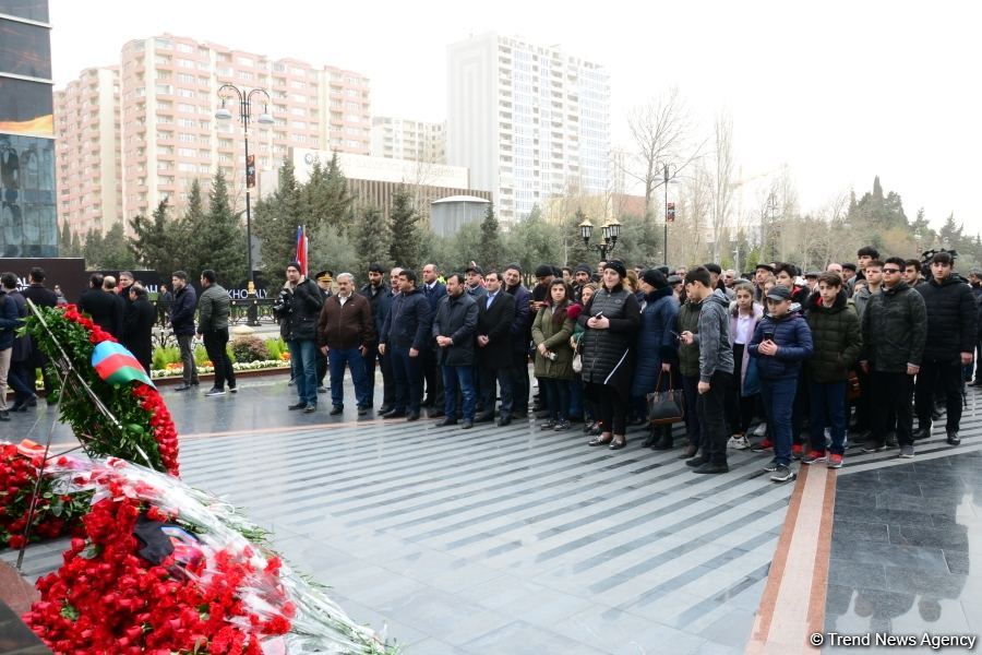 Azerbaijani public commemorates Khojaly genocide victims (PHOTO)