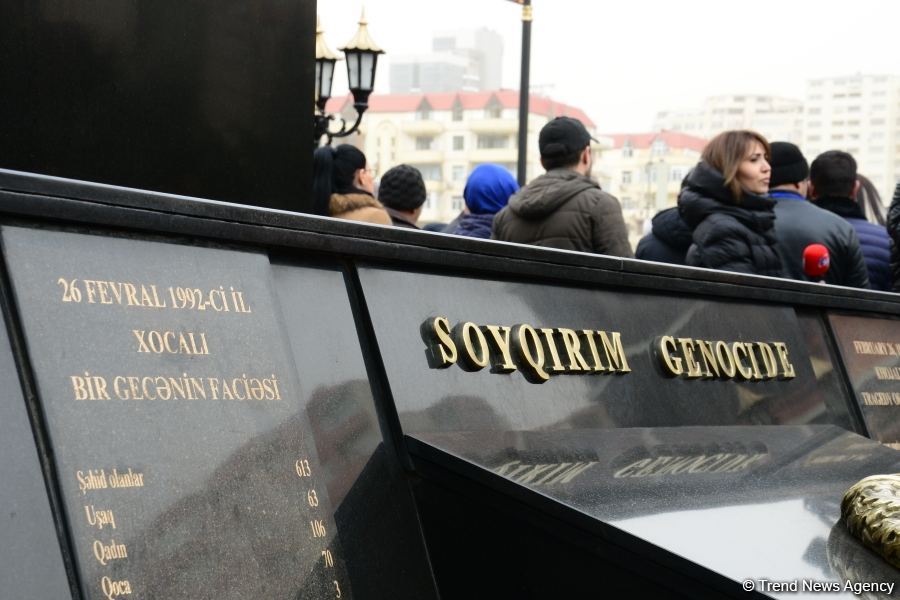 Azerbaijani public commemorates Khojaly genocide victims (PHOTO)