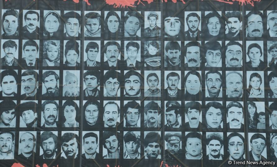 Azerbaijani public commemorates Khojaly genocide victims (PHOTO)