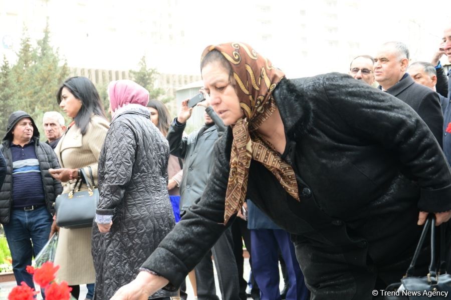 Azerbaijani public commemorates Khojaly genocide victims (PHOTO)