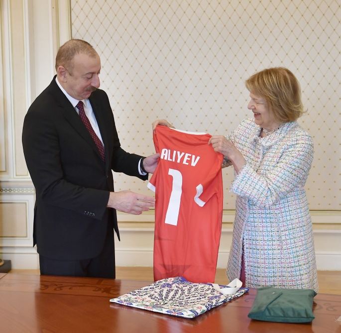 President Ilham Aliyev receives delegation led by UK Prime Minister's Trade Envoy to Azerbaijan (PHOTO)