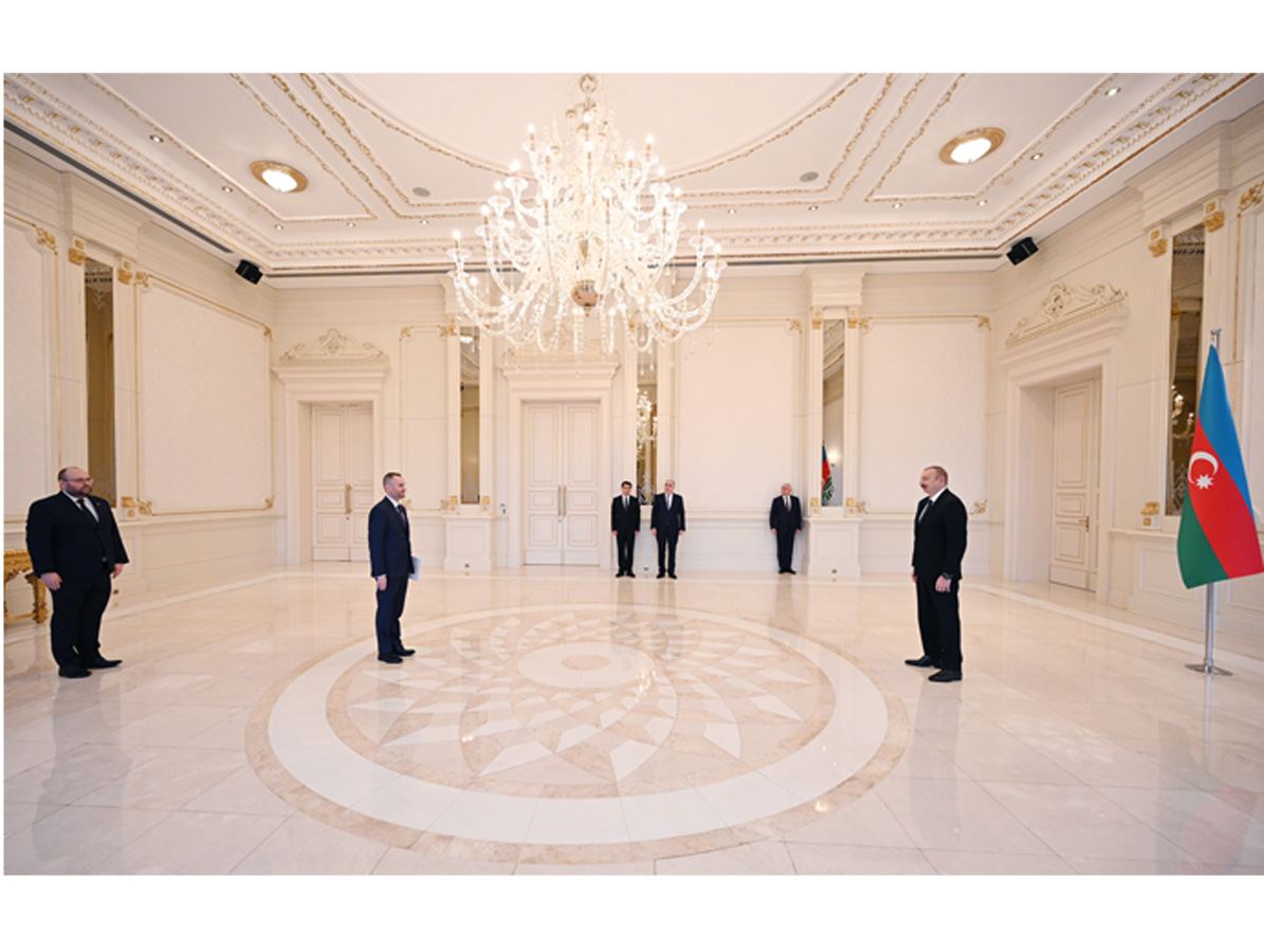 President Ilham Aliyev received credentials of incoming Polish ambassador (PHOTO)