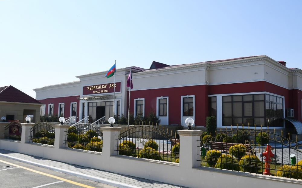 Azerbaijani president visits Tovuz branch of “Azerkhalcha” OJSC (PHOTO)
