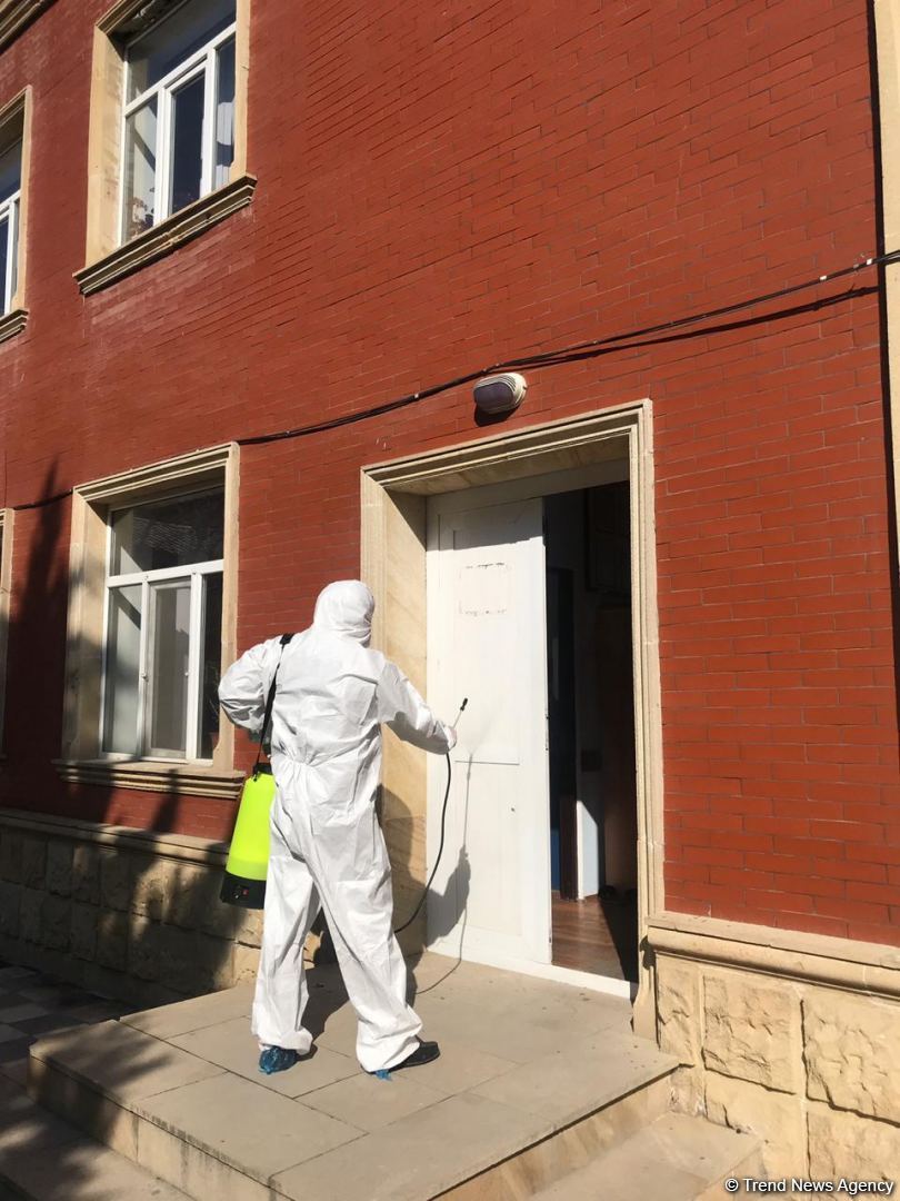 Disinfection work ongoing in Baku amid COVID-19 threat (PHOTO)