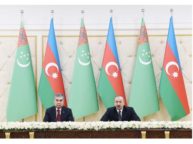 Azerbaijani, Turkmen presidents made press statements (PHOTO)