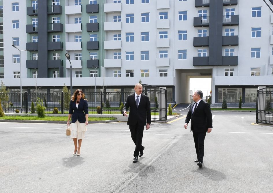 Azerbaijani president, first lady attend opening of Hovsan residential complex (PHOTO)