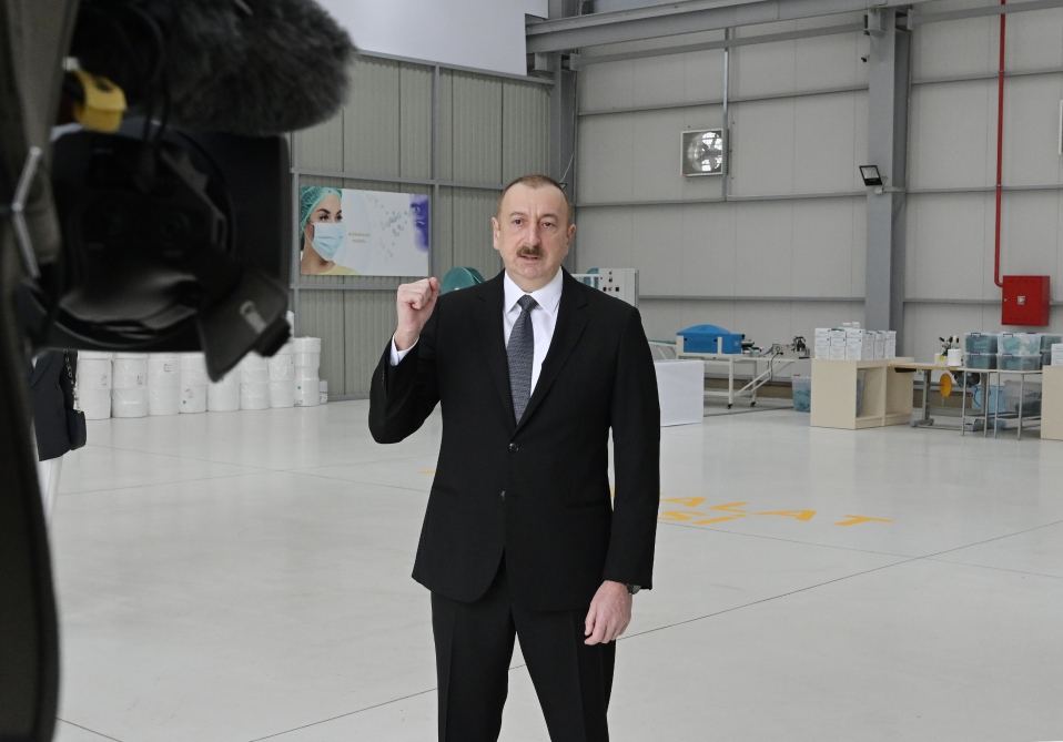 President Ilham Aliyev, First Lady Mehriban Aliyeva attend opening of medical masks manufacturing enterprise in Sumgayit Chemical Industrial Park (PHOTO/VIDEO)