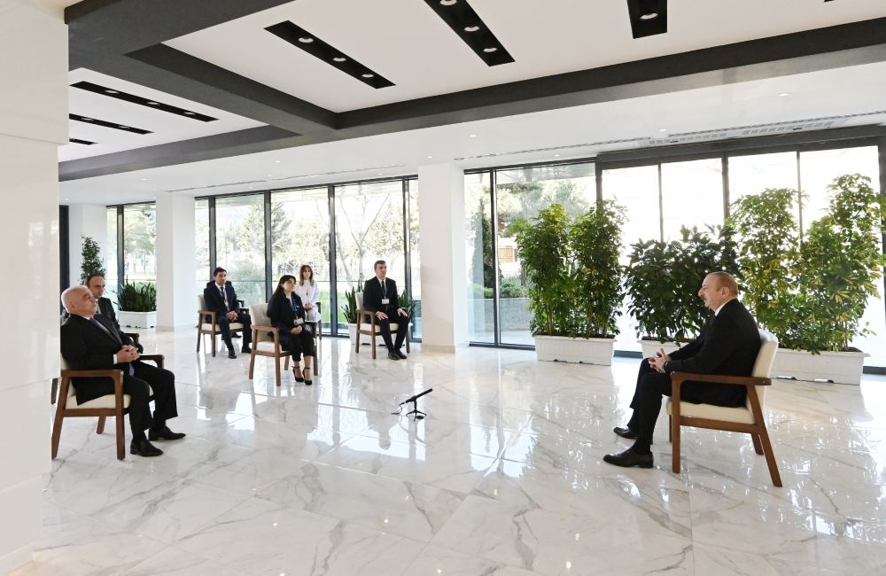 President Ilham Aliyev inaugurated newly-reconstructed main administrative, scientific, educational and laboratory complex of AzerEnergy OJSC (PHOTO)