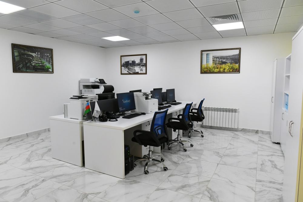 President Ilham Aliyev inaugurated newly-reconstructed main administrative, scientific, educational and laboratory complex of AzerEnergy OJSC (PHOTO)