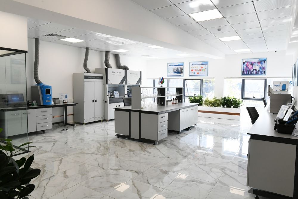 President Ilham Aliyev inaugurated newly-reconstructed main administrative, scientific, educational and laboratory complex of AzerEnergy OJSC (PHOTO)