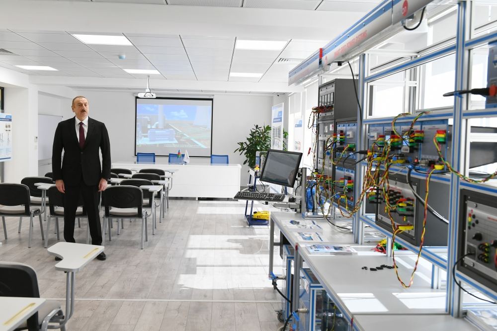 President Ilham Aliyev inaugurated newly-reconstructed main administrative, scientific, educational and laboratory complex of AzerEnergy OJSC (PHOTO)