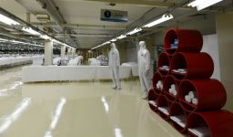 Azerbaijani president, first lady attend opening of face mask factory in Sumgayit (PHOTO/VIDEO)