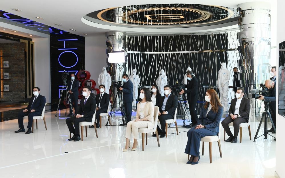 Azerbaijani president, first lady attend opening of face mask factory in Sumgayit (PHOTO/VIDEO)