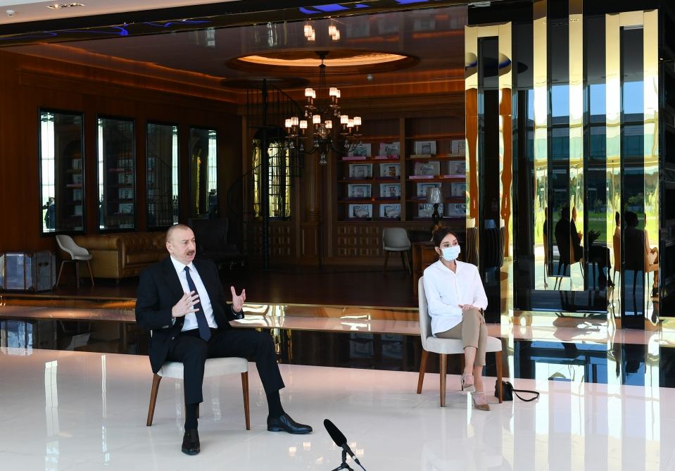 Azerbaijani president, first lady attend opening of face mask factory in Sumgayit (PHOTO/VIDEO)