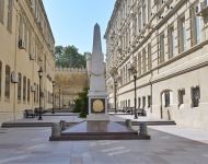 President Ilham Aliyev visits monument to Azerbaijan Democratic Republic (PHOTO)