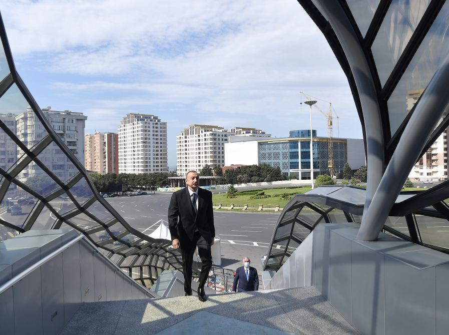 President Ilham Aliyev attends opening of above-ground pedestrian crossing in Neapol Street, Baku (PHOTO/VIDEO)