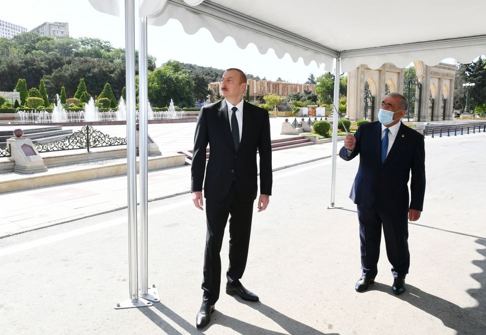 President Ilham Aliyev attends opening of above-ground pedestrian crossing in Neapol Street, Baku (PHOTO/VIDEO)