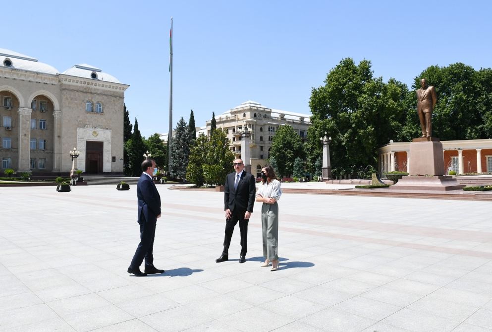 Azerbaijani president, first lady arrive in Ganja city for visit (PHOTO)