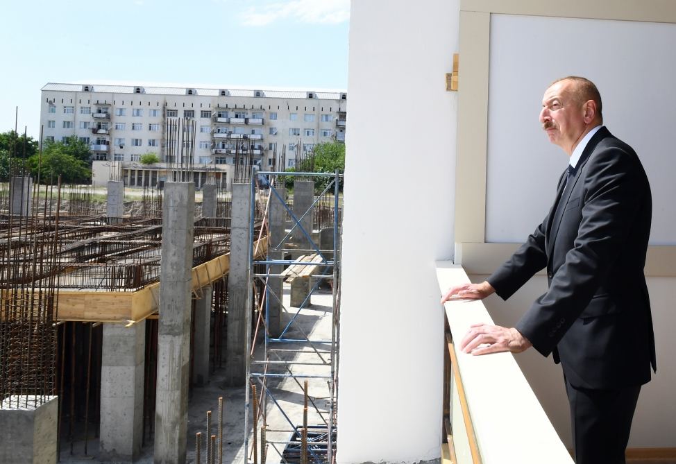 Azerbaijani president views construction of Ganja Sports Palace (PHOTO)