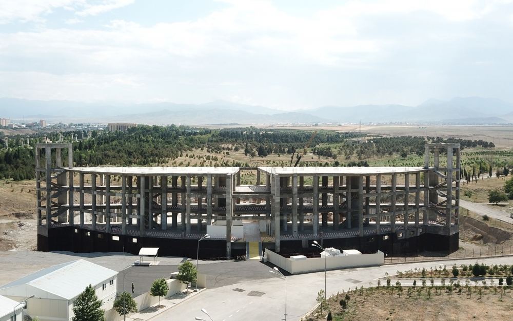 Azerbaijani president views construction of Ganja Sports Palace (PHOTO)