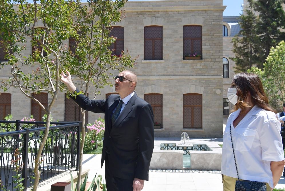 Azerbaijani president, first lady view restoration and conservation work carried out in part of Icherisheher (PHOTO/VIDEO)