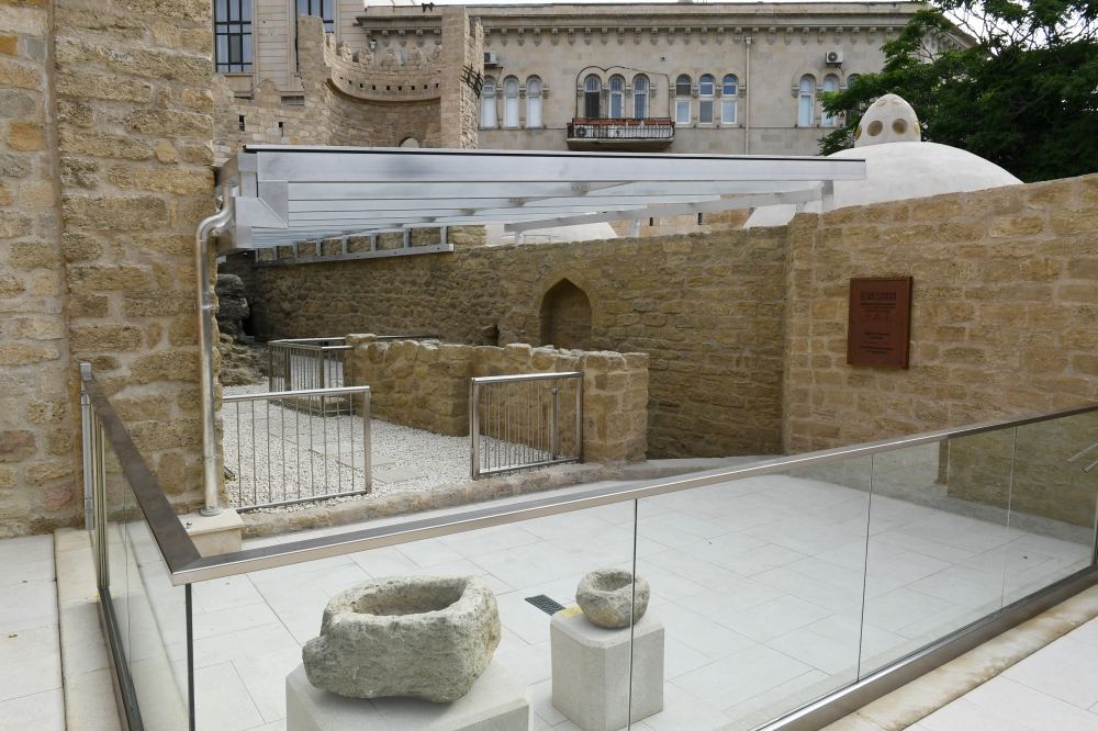 Azerbaijani president, first lady view restoration and conservation work carried out in part of Icherisheher (PHOTO/VIDEO)